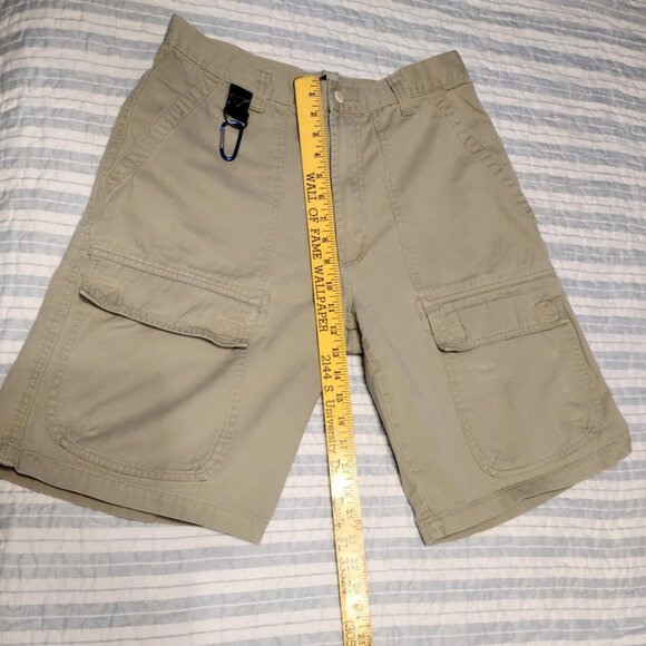 CS Sport Classic American Styles Khaki Cargo Shorts Size 32 - Picture 5 of 7